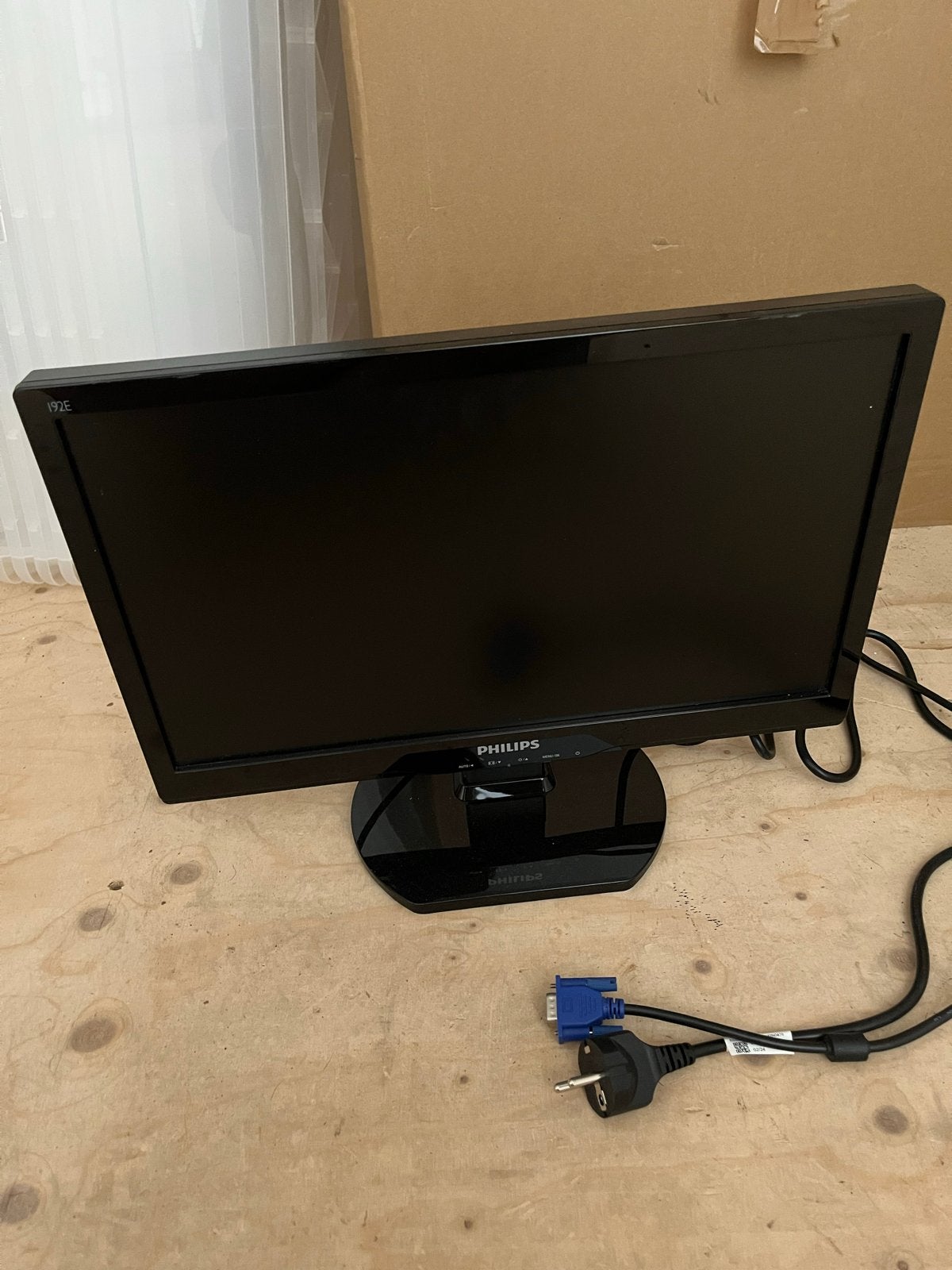 Philips beeldscherm 27cm met VGA aansluiting, Philips, Gebruikt, Kantelbaar, Ophalen of Verzenden