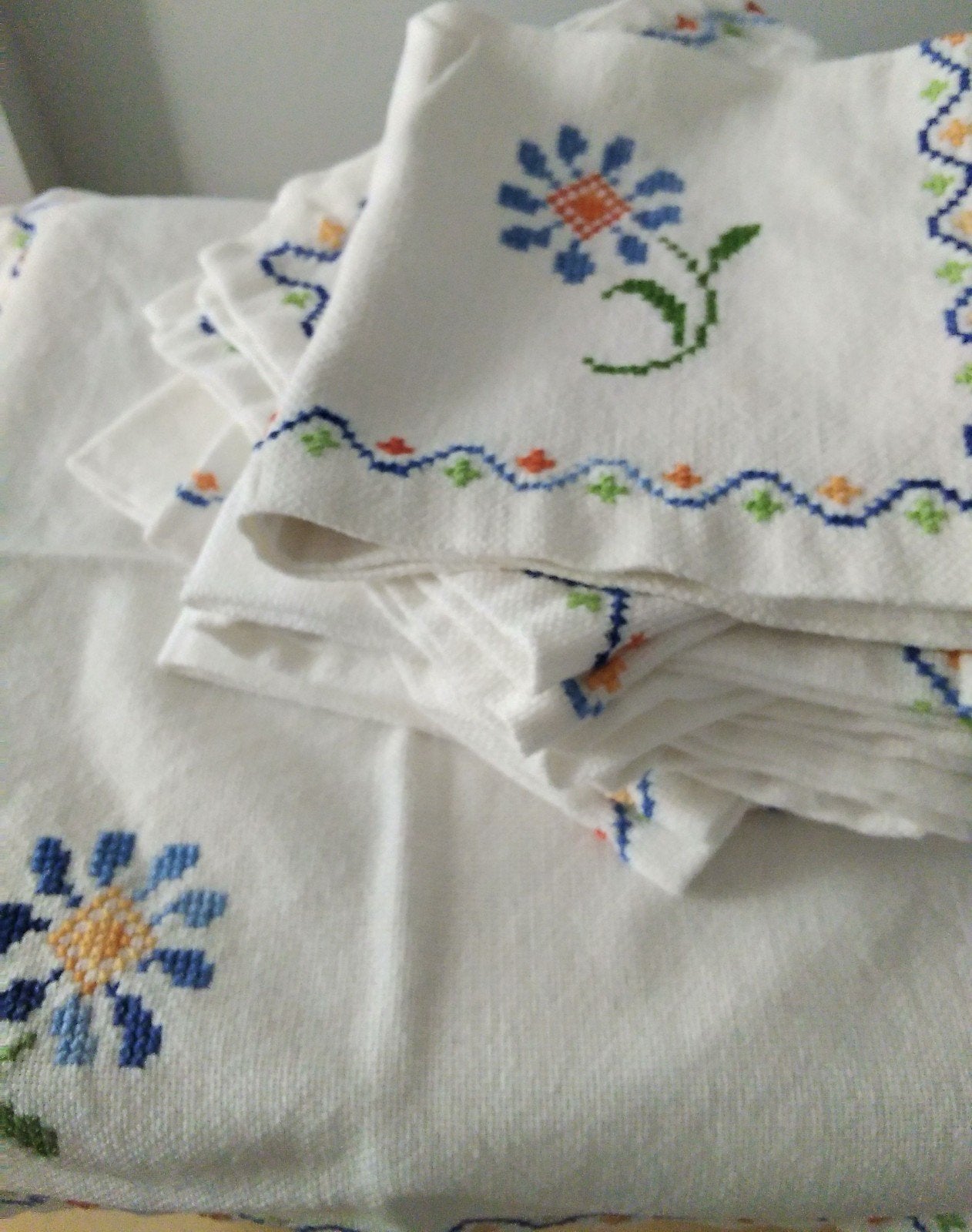 10 Leuke Vintage Servetten met Geborduurde Bloemen, Huis en Inrichting, Ophalen of Verzenden