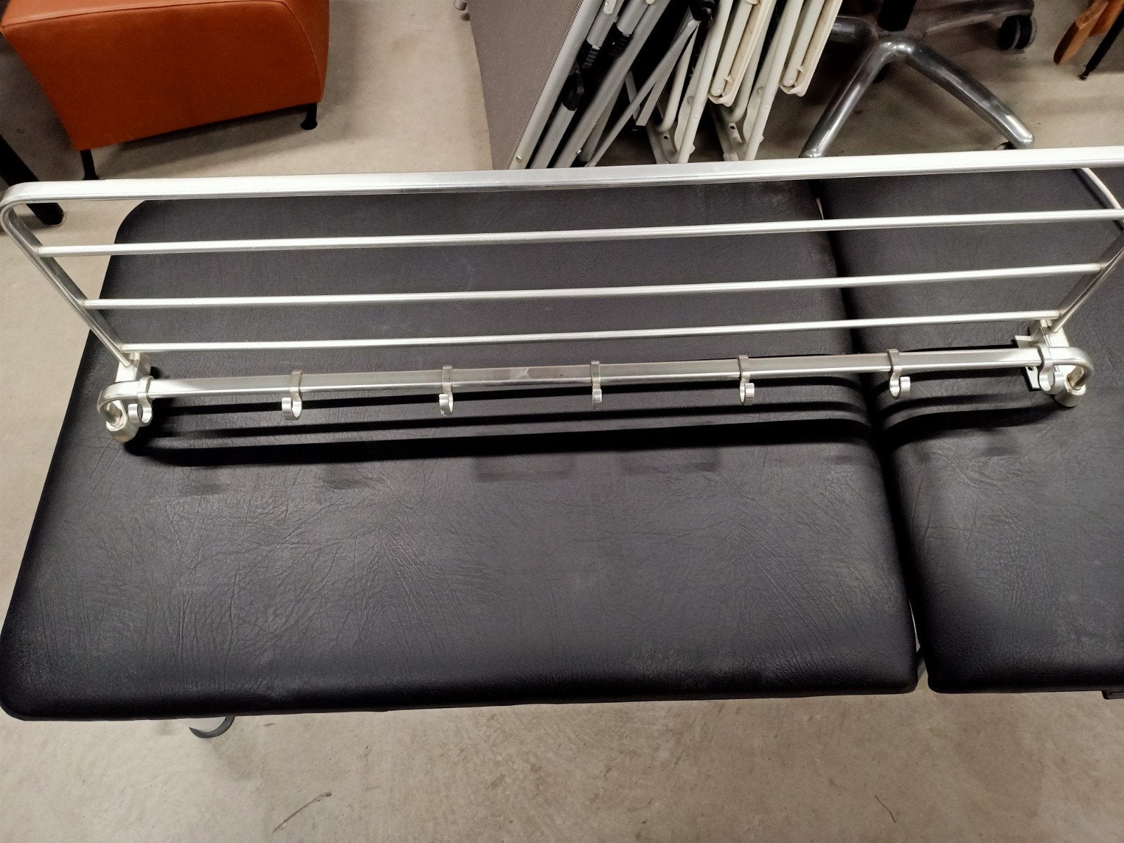 Hele leuke aluminium wandkapstok jaren 60, Huis en Inrichting, Woonaccessoires | Kapstokken, Ophalen, Metaal, Wandkapstok, Minder dan 100 cm
