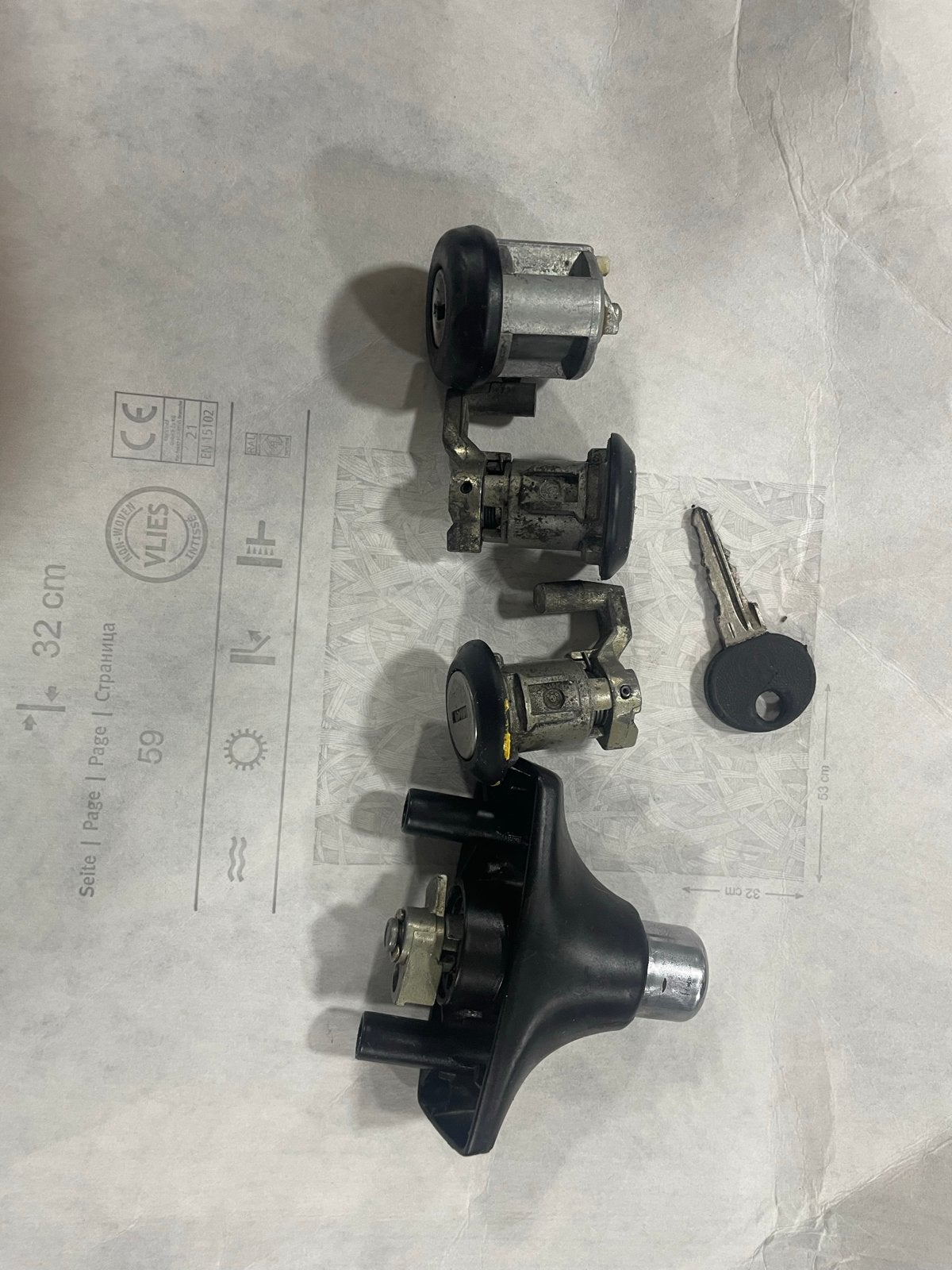 BMW E30 Cabrio/Coupé/Sedan slotenset met 2 sleutels, Ophalen of Verzenden, Gebruikt, BMW
