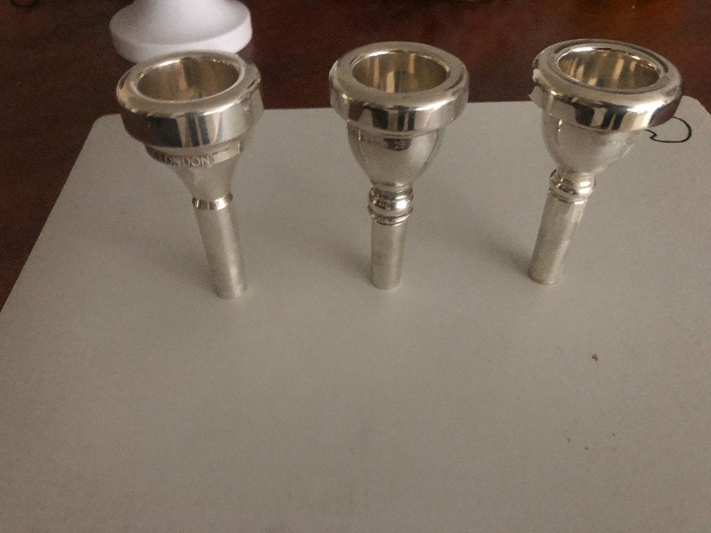 bastuba mondstukken, Muziek en Instrumenten, Blaasinstrumenten | Tuba's, Ophalen of Verzenden, Zo goed als nieuw, Overige typen