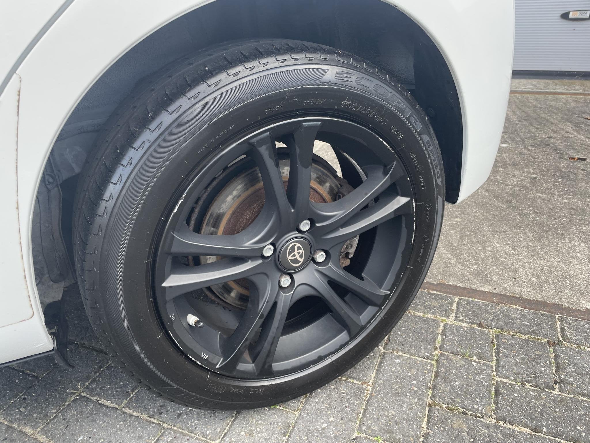 Toyota Yaris 1.5 Hybrid Aspiration, Auto's, Dealer onderhouden, Gebruikt, Euro 6, 4 cilinders