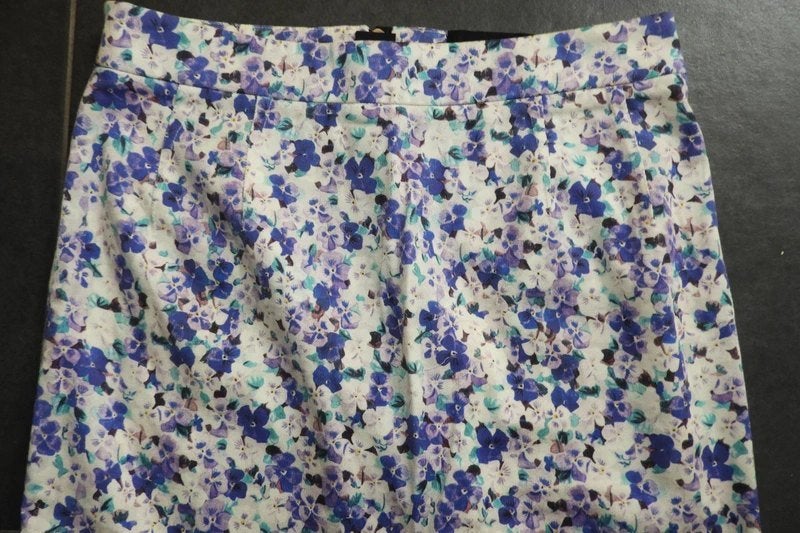 Dolce & Gabbana bloemetjes viooltjes rok rits merk lip It 42, Dolce & Gabbana, Overige kleuren, Verzenden, Zo goed als nieuw