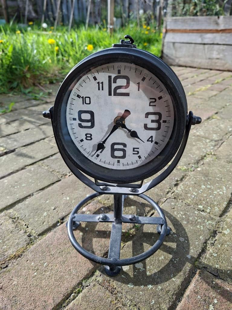 Industriële Staande Klok - 26 cm Hoog, Ophalen, Gebruikt, Analoog, Staande klok