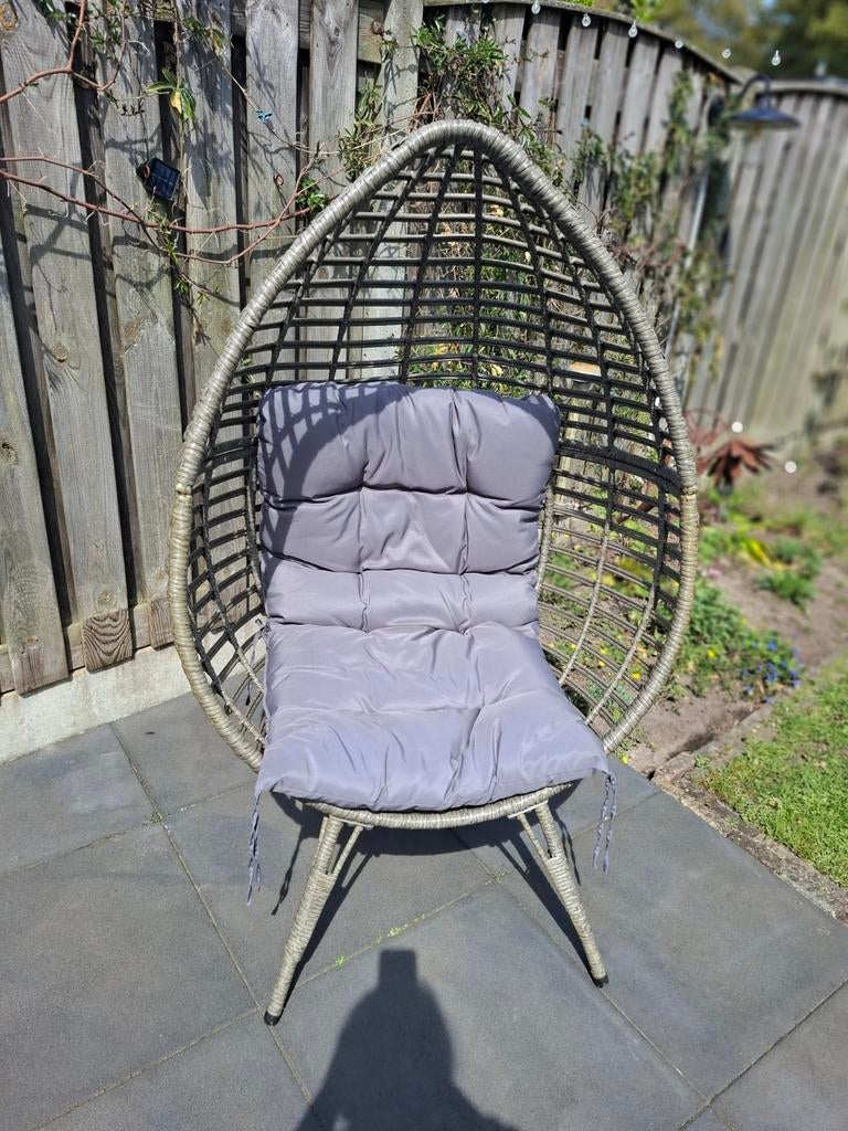 Comfortabele rotan stoel met kussen, Ophalen, Gebruikt, Rotan
