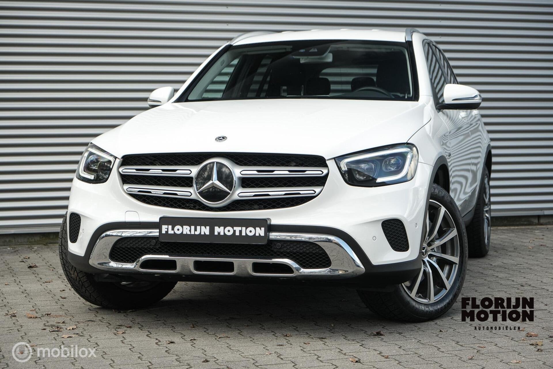 Mercedes GLC-klasse 300e 4MATIC Business Solution | Massage, Auto's, Automaat, Gebruikt, 4 cilinders, 2000 kg