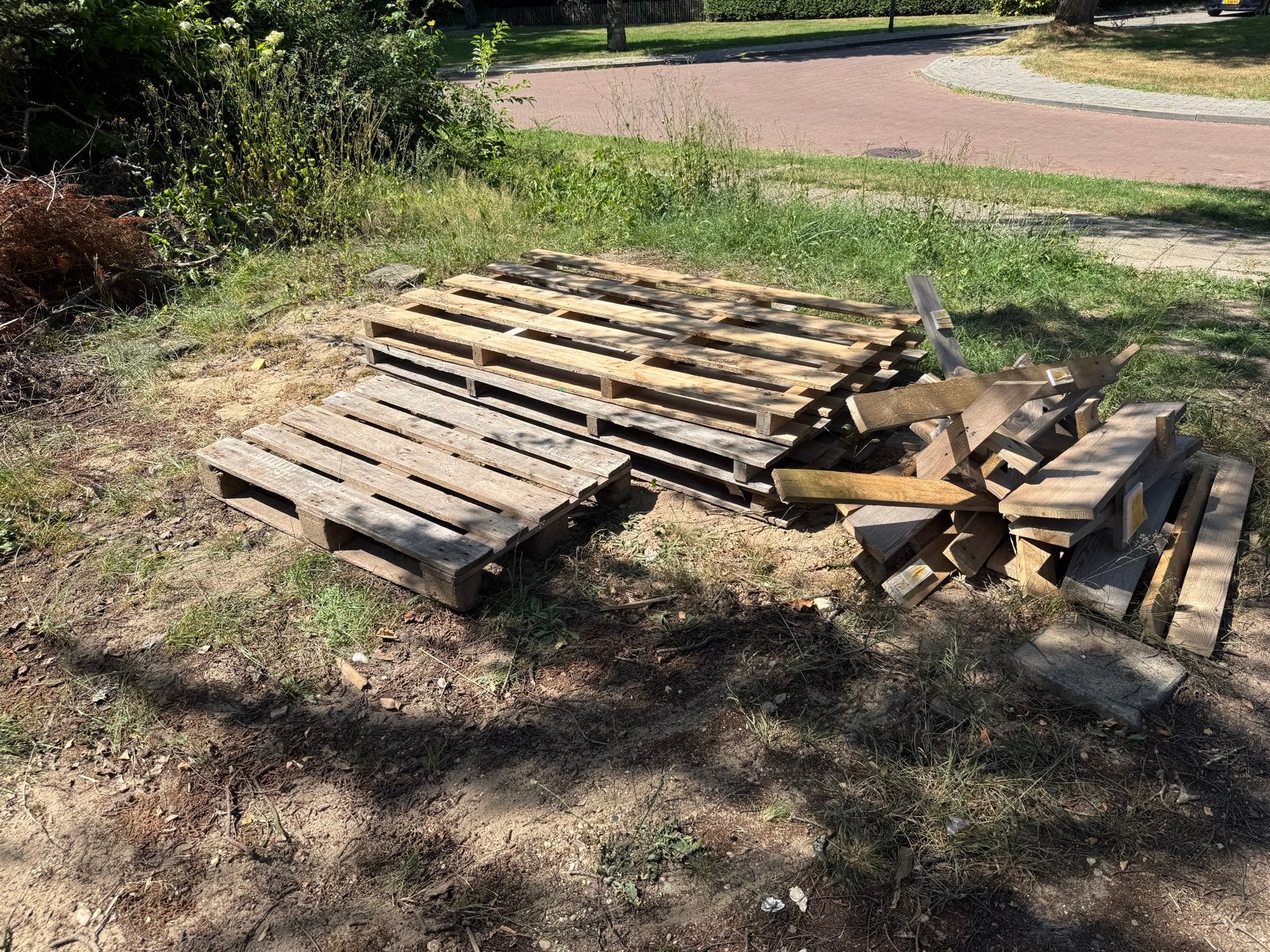 Haardhout en kachelhout van pallets, Tuin en Terras, Haardhout, Minder dan 3 m³, Ophalen of Verzenden, Overige houtsoorten, Blokken