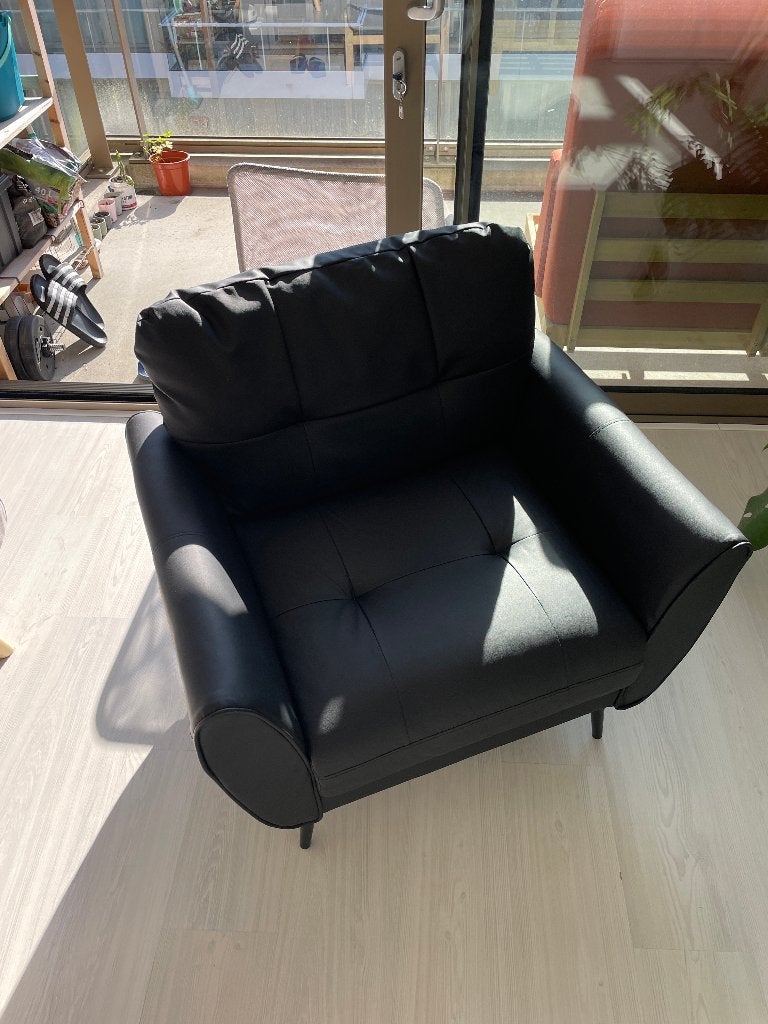 Black armchair, barely used, very good condition, Huis en Inrichting, Fauteuils, Ophalen, Minder dan 50 cm, Minder dan 75 cm, Zo goed als nieuw