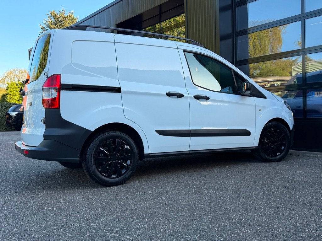 Ford Transit Courier 1.0 Trend Bluetooth Marge Benzine, Auto's, Bestelauto's, Voorwielaandrijving, 101 pk, Gebruikt, Euro 6