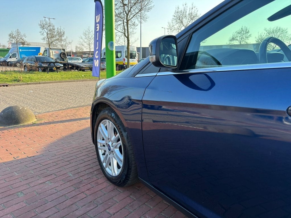 Foto 23 van Ford FOCUS Wagon 1.0 EcoBoost Titanium | trekhaak | 6versn |