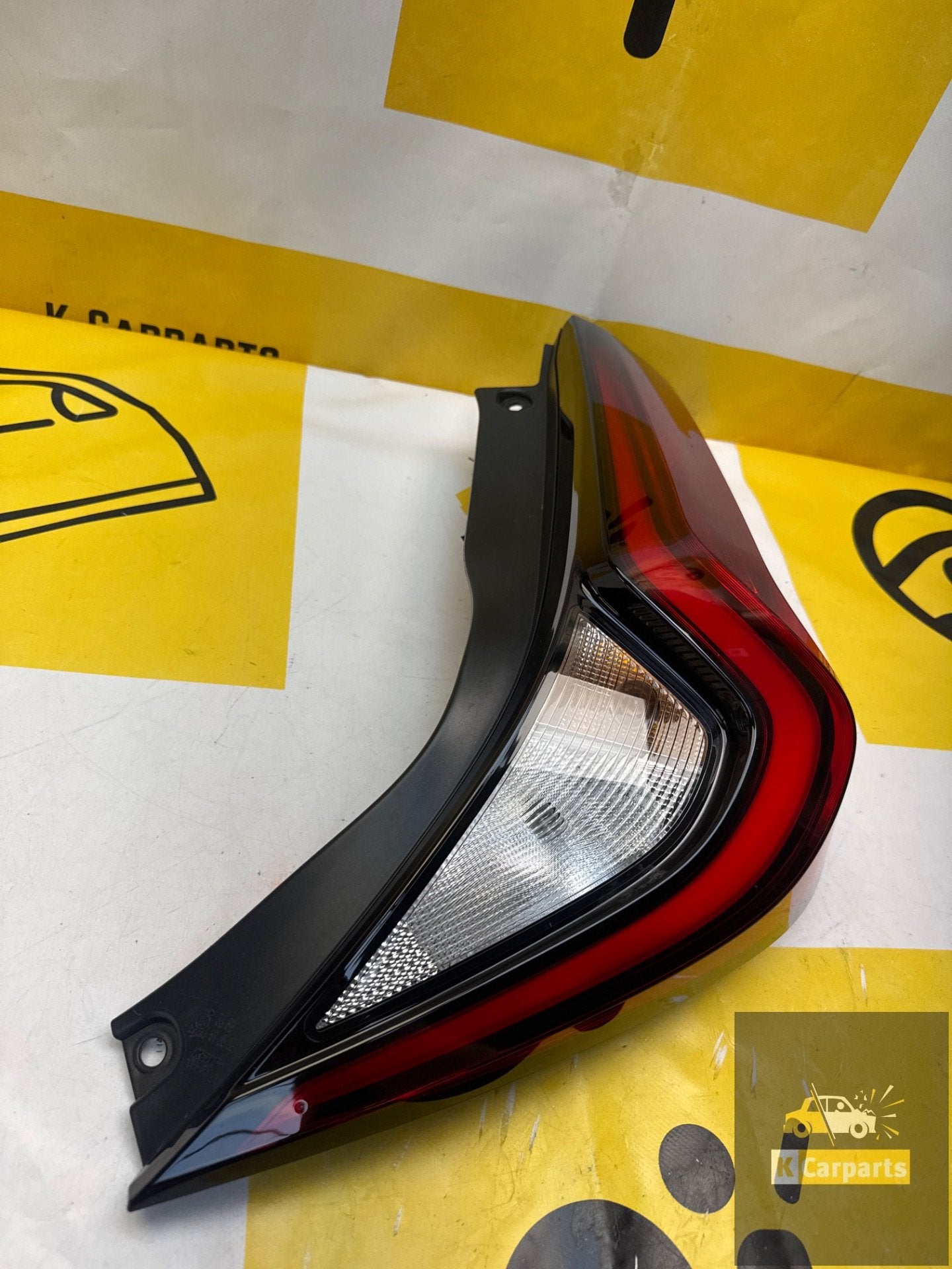 Toyota Aygo X Achterlicht Rechts VVT-i 0000012928 origineel, Info@fabrikant.eu, Fabrikantstraat 1
1000 AA  Amsterdam, NL, Ophalen of Verzenden