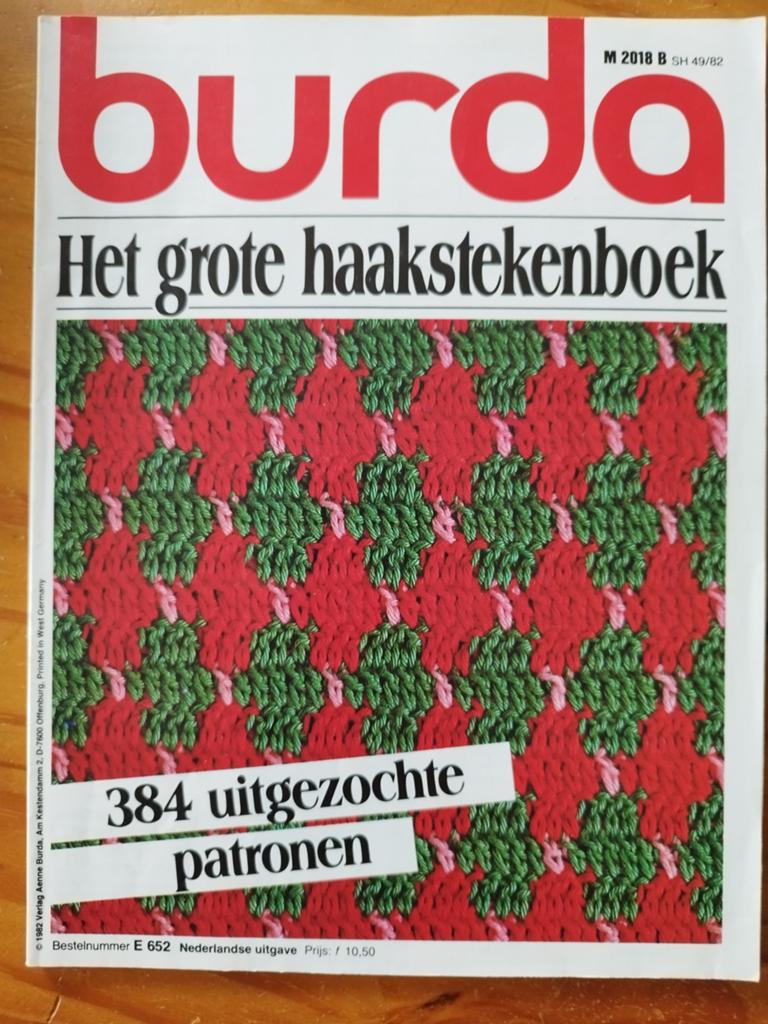 burda Het grote haakstekenboek 384 uitgezochte patronen, Boeken, Ophalen of Verzenden, Zo goed als nieuw, Breien en Haken