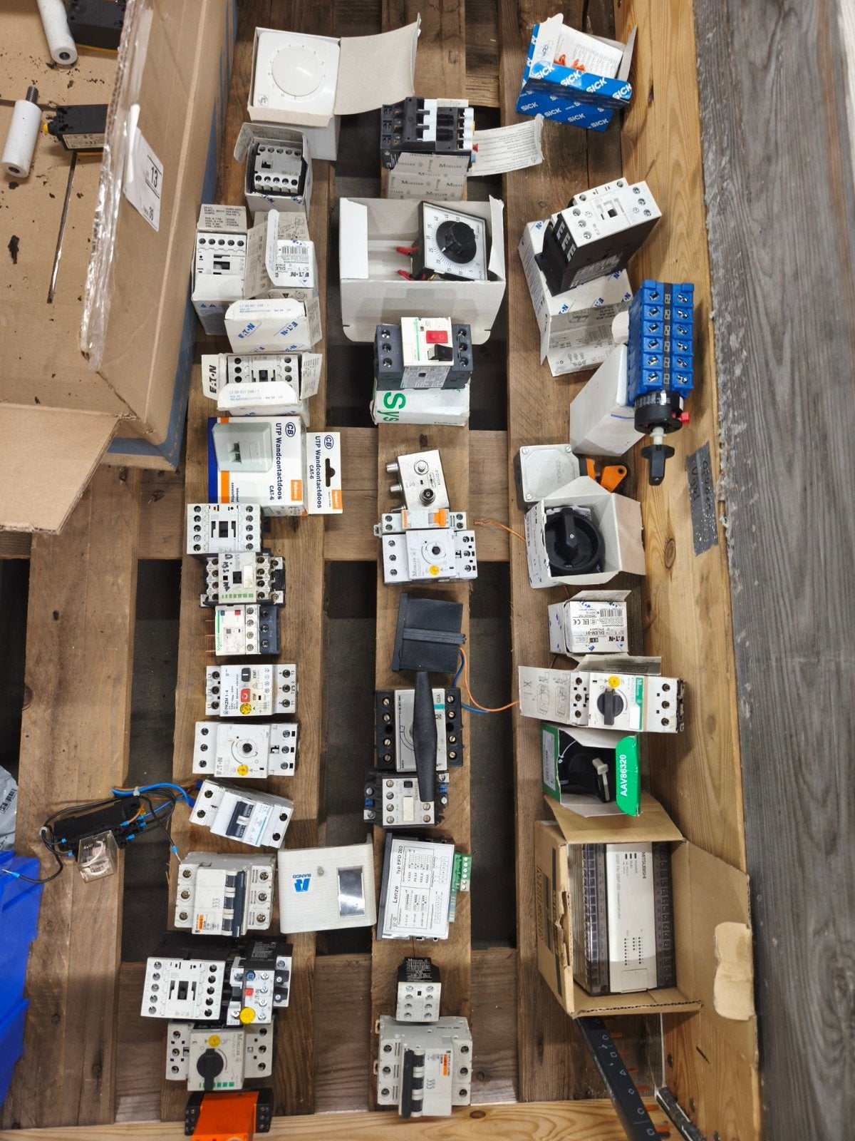 Partij schakelmateriaal, diverse merken en typen, Doe-het-zelf en Verbouw, Elektra en Kabels, Ophalen