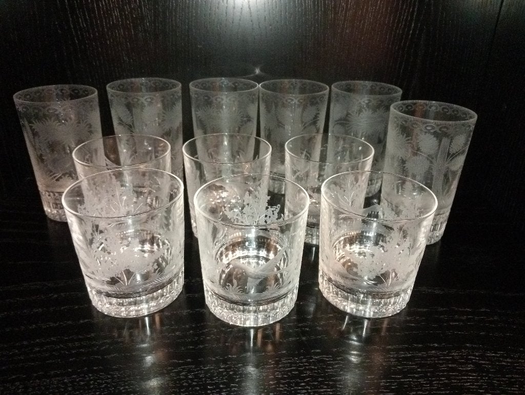 12 gegraveerde kristallen (whisky) glazen, Antiek en Kunst, Antiek | Glas en Kristal, Ophalen