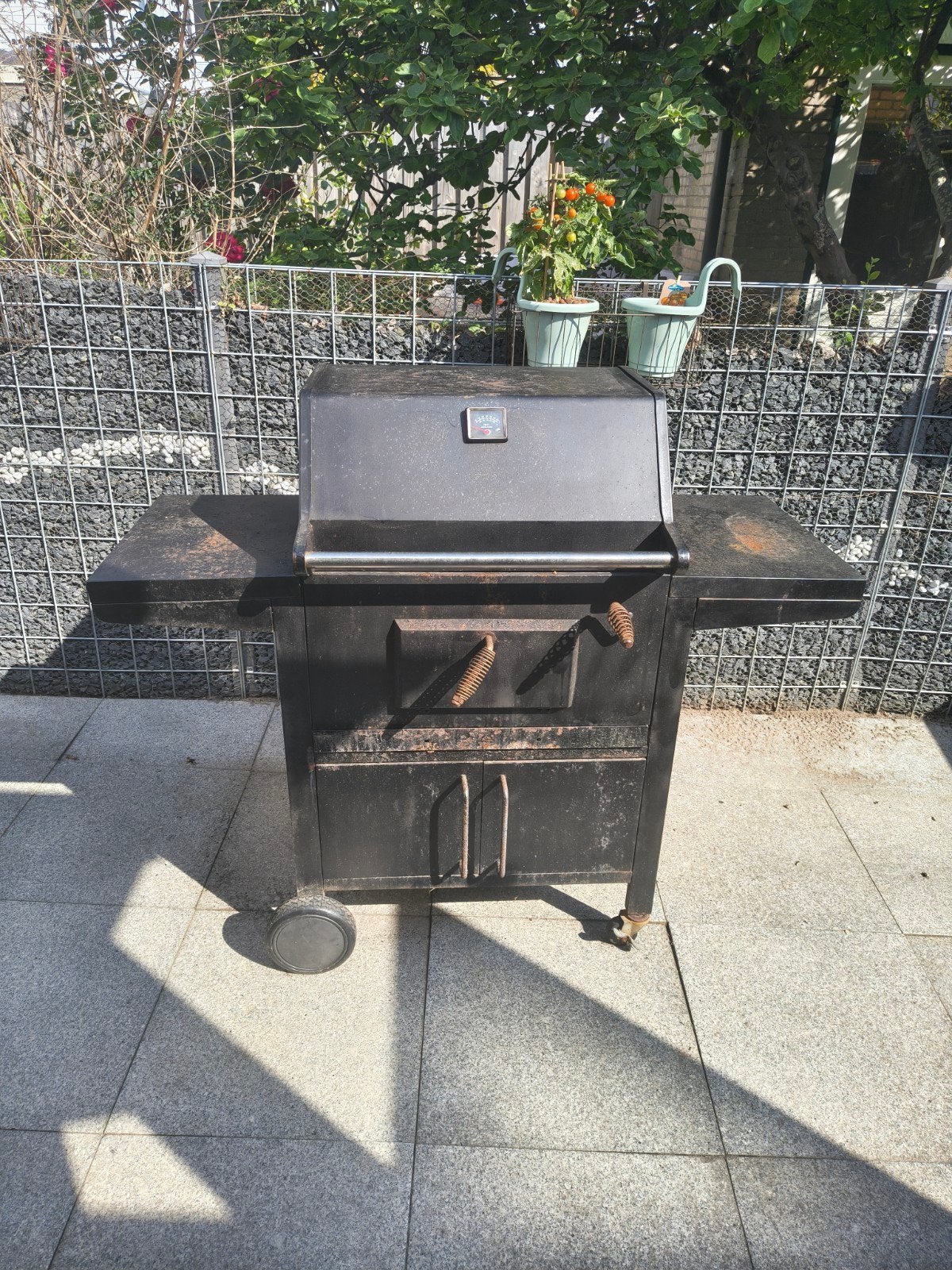 Gratis kolen BBQ, Tuin en Terras, Houtskoolbarbecues, Gebruikt, Ophalen