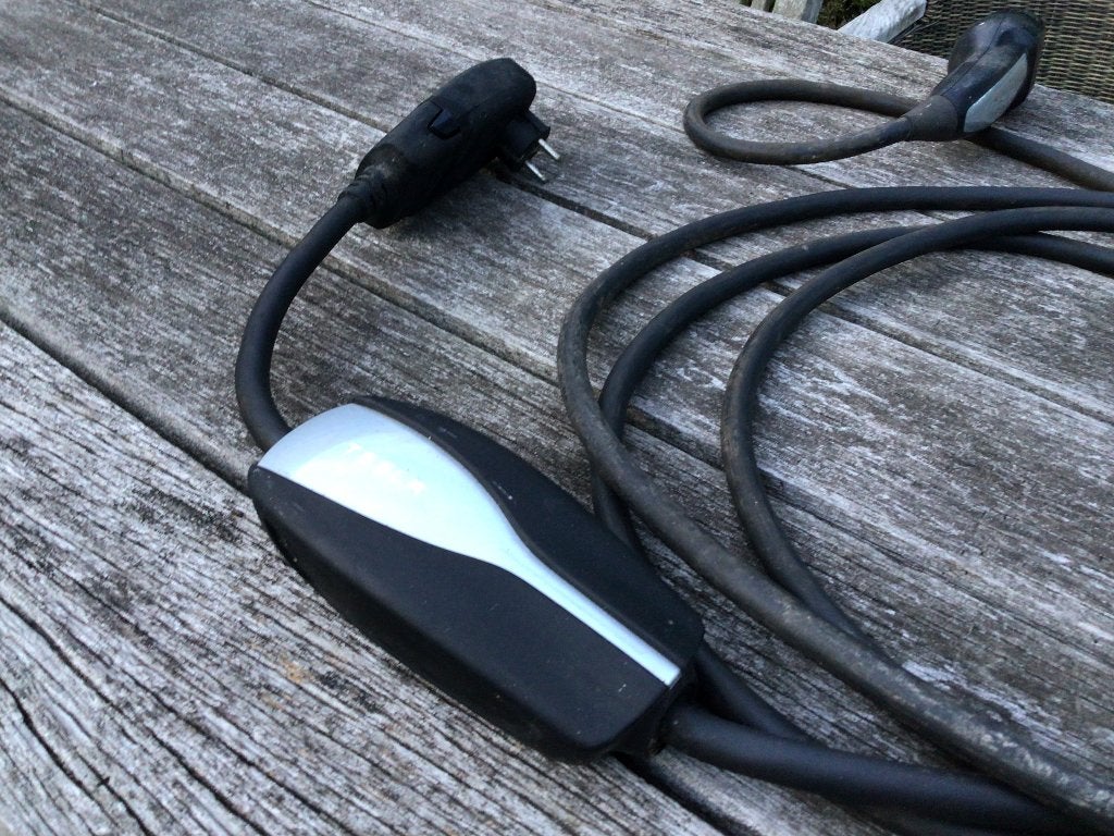 Tesla mobiele connector/ lader, Auto diversen, Laadpalen, Gebruikt, Laadkabel, Ophalen of Verzenden