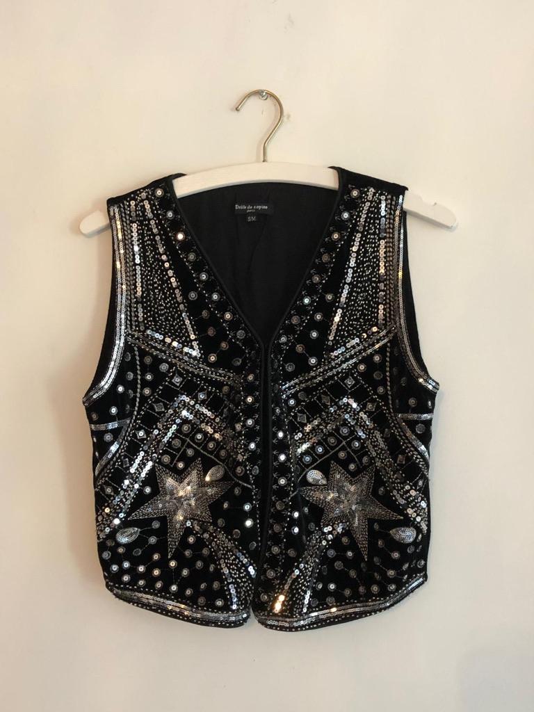 Zwart gilet met zilveren pailetten (maat: S/M), Maat 38/40 (M), Zwart, Nieuw, Ophalen of Verzenden