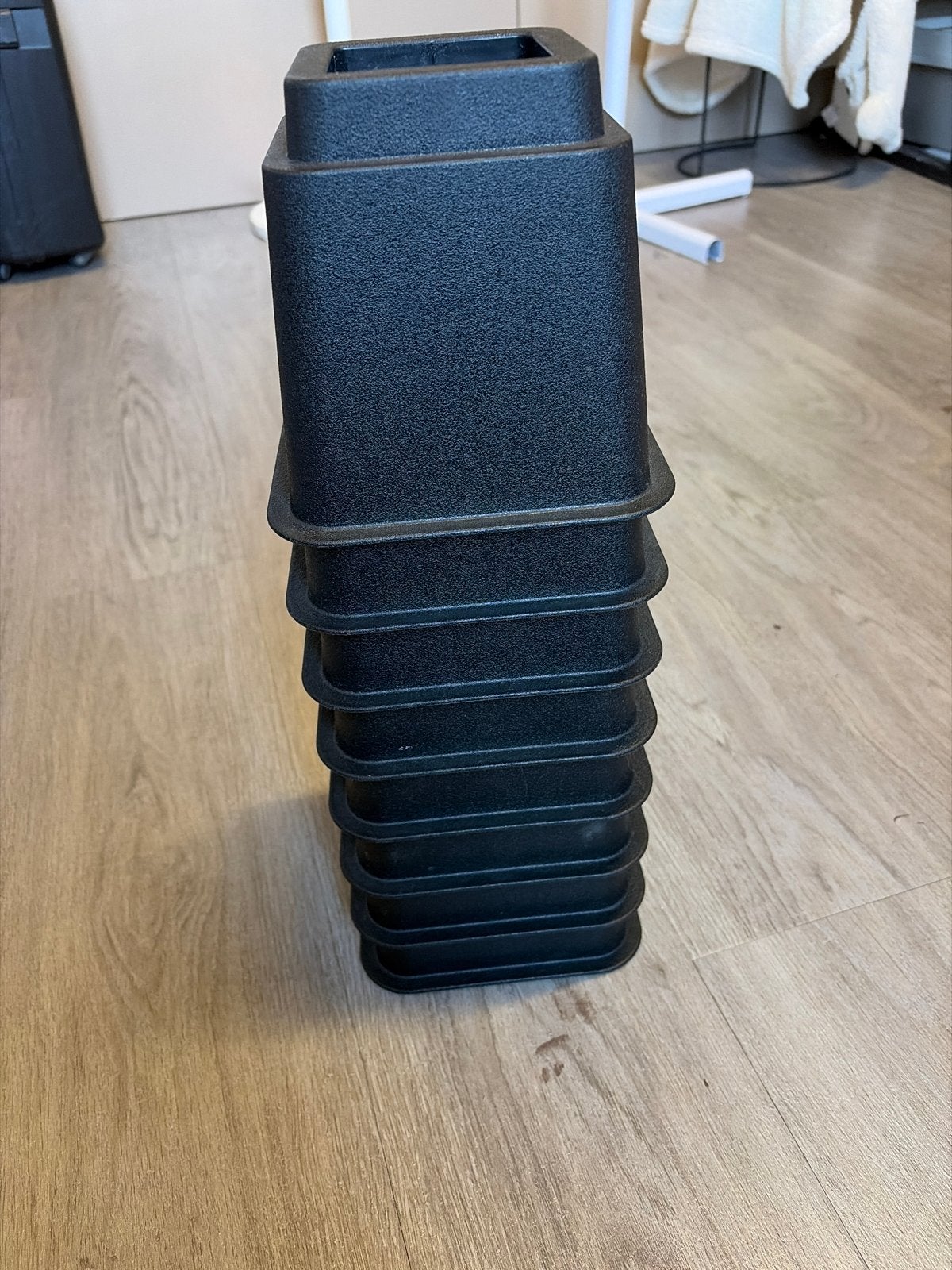 Set van 8 zwarte bedverhogers / bedklossen, Ophalen of Verzenden, Gebruikt