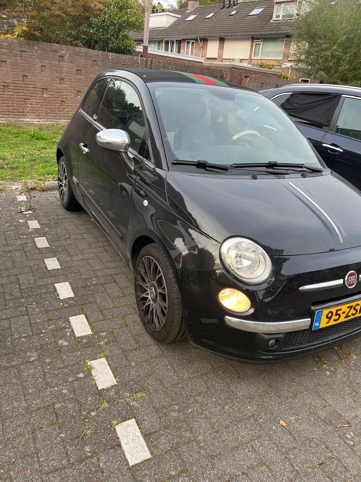 Fiat 500  C 2013 Zwart Automaat, Auto's, Voorwielaandrijving, 31 €/maand, Zwart, Handgeschakeld