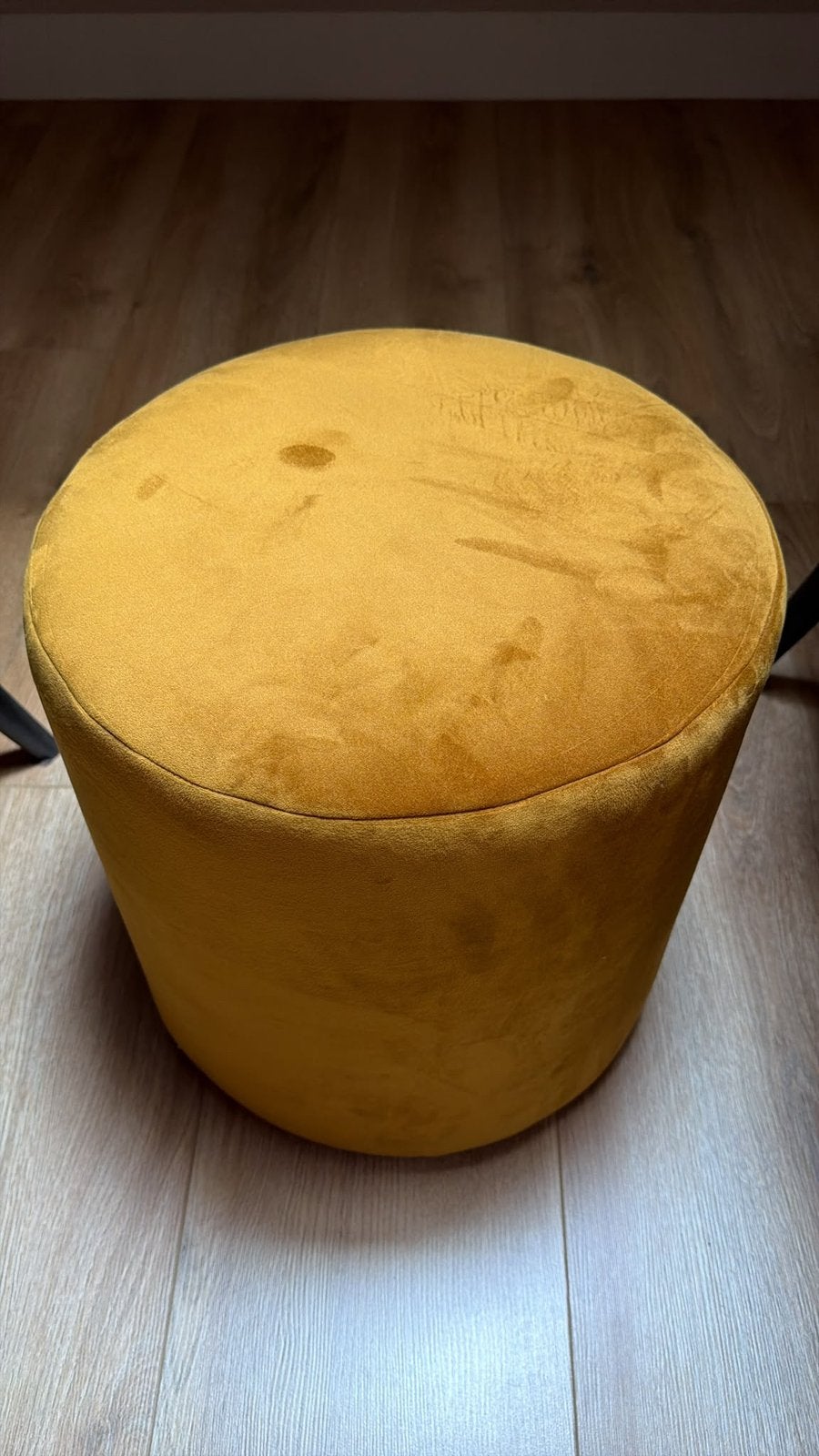 Poef okergeel zo goed als nieuw, Ophalen of Verzenden, Zo goed als nieuw, Rond, Minder dan 50 cm