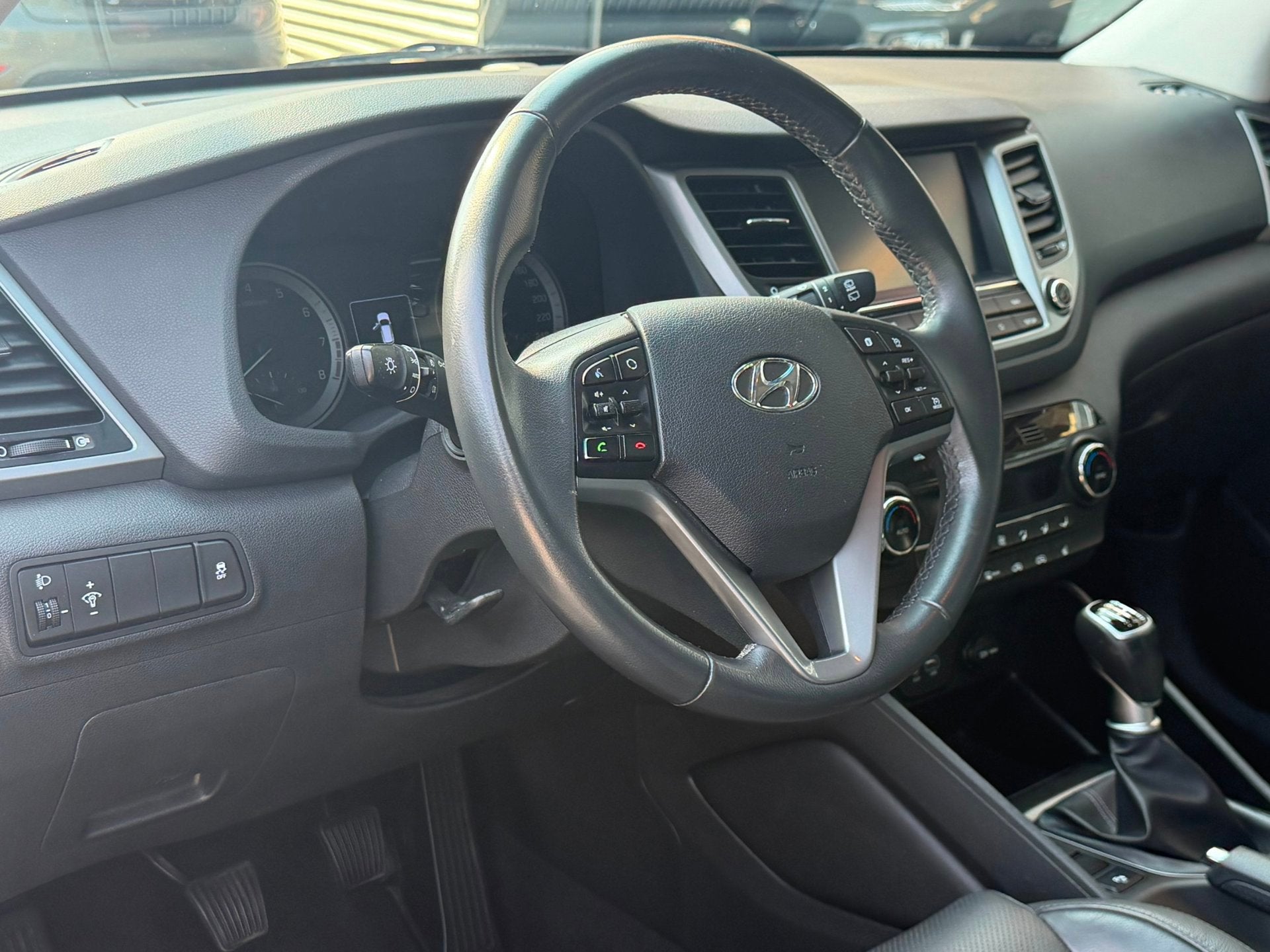 Hyundai Tucson 1.6 T-GDi Premium 177PK - Navigatie I Leer I, Voorwielaandrijving, Dealer onderhouden, 4 cilinders, 1445 kg