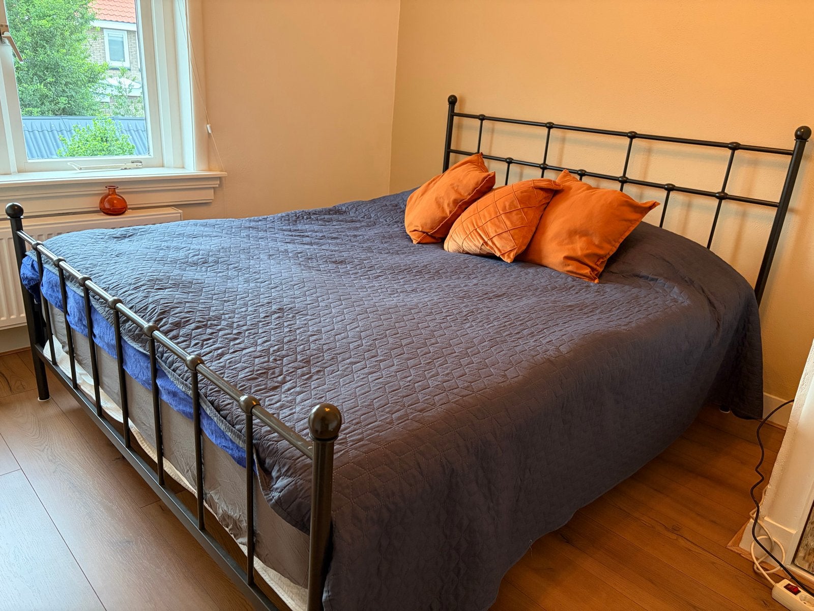 Tweepersoonsbed 160x200 met IKEA Vatnestrom matras, Ophalen, Gebruikt, Zwart, Tweepersoons