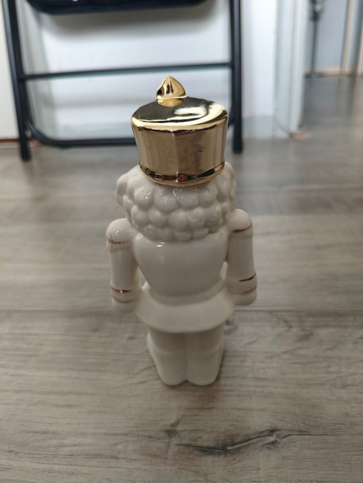 Notenkraker beeldje van aardewerk, Ophalen of Verzenden, Zo goed als nieuw