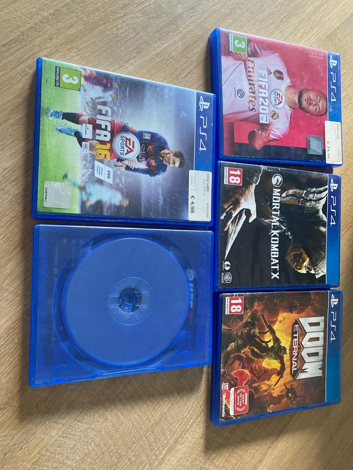 PS4 Games: FIFA 16, FIFA 20, Mortal Kombat X, DOOM Eternal,, Gebruikt, Eén computer, Ophalen of Verzenden, 3 spelers of meer
