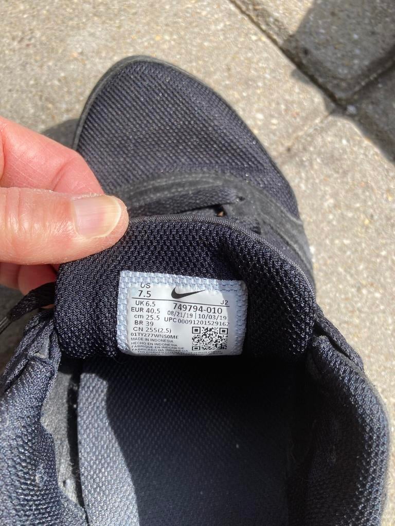 Nike sneakers maat 40.5 zwart, Ophalen of Verzenden, Zo goed als nieuw, Zwart, Sneakers of Gympen