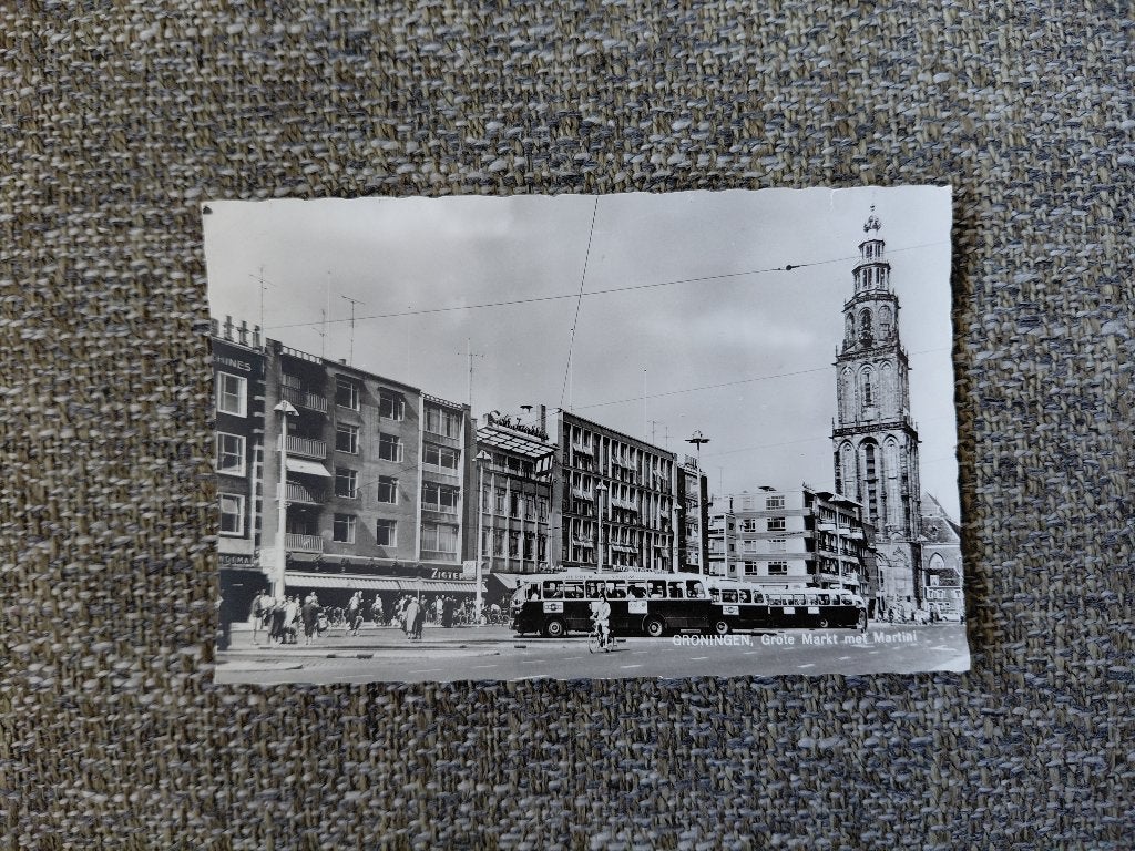 Groningen, Grote markt met markthal, oude bussen, gelopen., Verzenden, 1960 tot 1980, Gelopen, Groningen