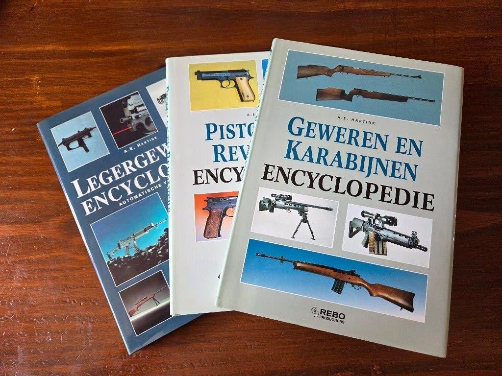 Encyclopedie Geweren Karabijnen Pistolen Revolvers Hartink 3, Ophalen, Zo goed als nieuw