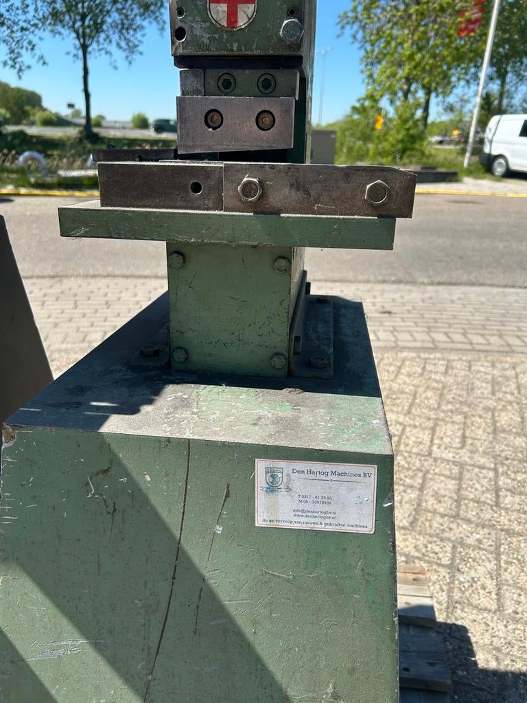 Set van 2 plaat uithoek machines, Zakelijke goederen, Machines en Bouw | Metaalbewerking, Ophalen