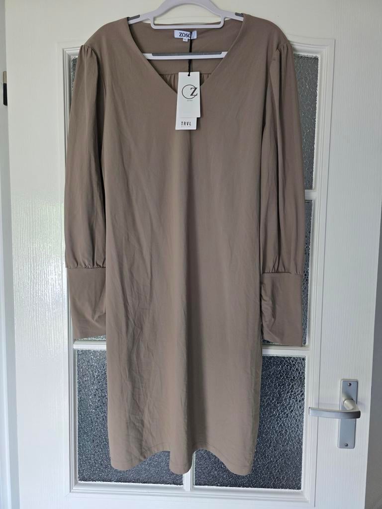 Nieuwe jurk travel zoso xl taupe, Kleding | Dames, Ophalen of Verzenden, Nieuw, Maat 46/48 (XL) of groter, Bruin