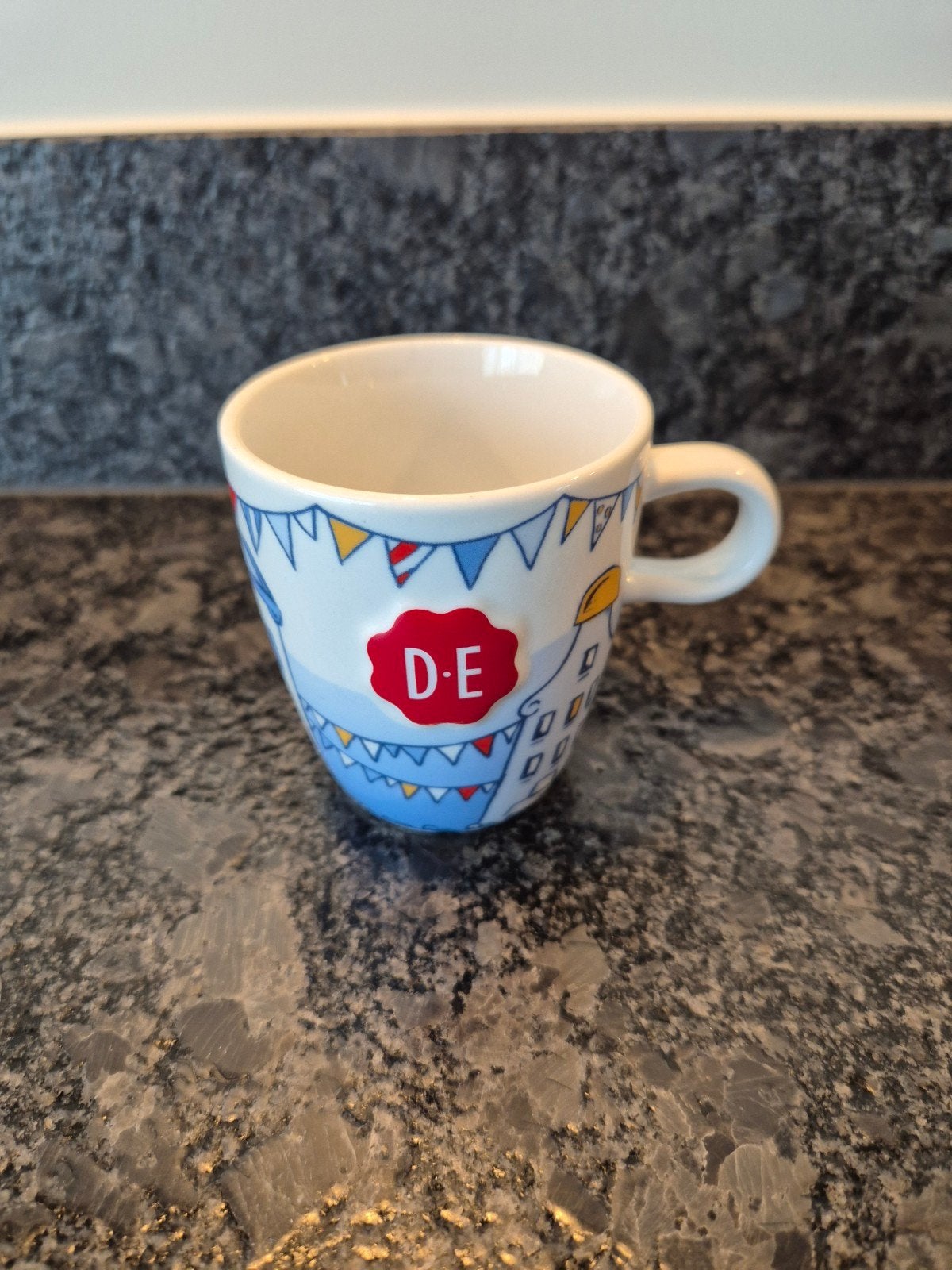 Douwe Egberts - Senseo mokje met vlaggetjes, Ophalen of Verzenden, Overige stijlen, Overige typen