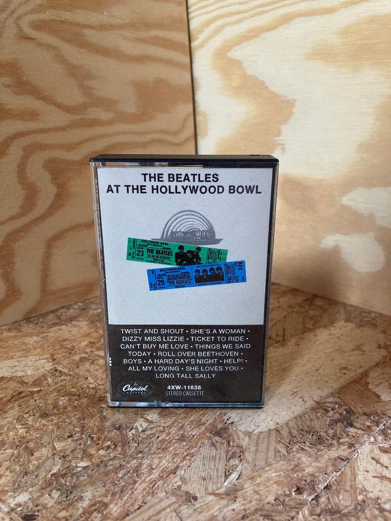 The Beatles - At Hollywood Bowl  cassette, Ophalen of Verzenden, Zo goed als nieuw, Overige typen