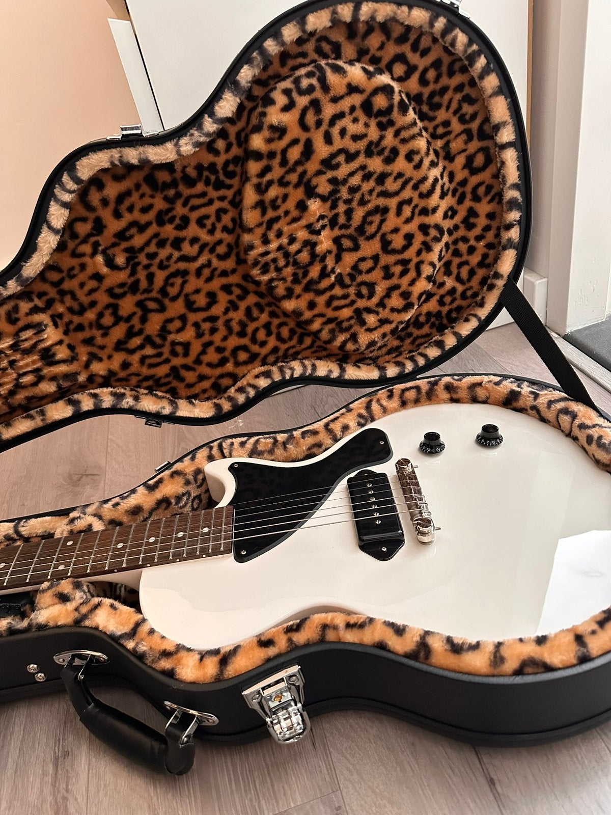 Epiphone Billie Joe Armstrong Les Paul Junior JR + koffer, Muziek en Instrumenten, Ophalen, Zo goed als nieuw, Solid body, Epiphone
