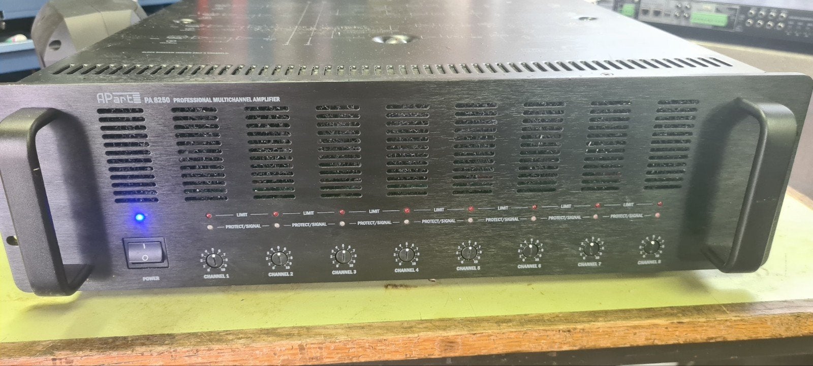 APart professionele multichannel amplifier, Audio, Tv en Foto, Professionele Audio-, Tv- en Video-apparatuur, Ophalen of Verzenden