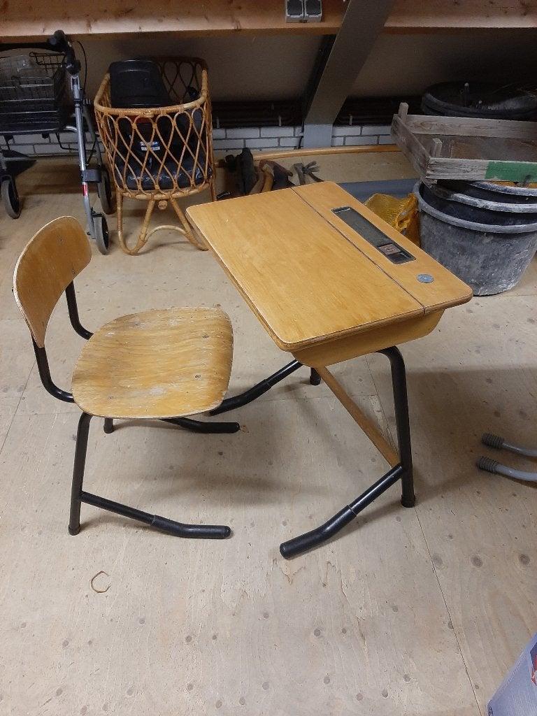 schoolmeubel, Ophalen, Gebruikt