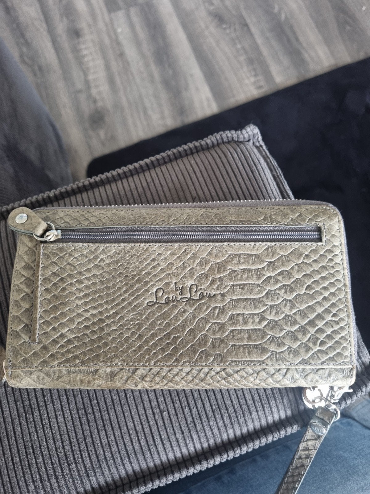 Stijlvolle LouLou portemonnee met slangenprint, Sieraden, Tassen en Uiterlijk, Portemonnees, Ophalen, Gebruikt, Grijs, Overige merken