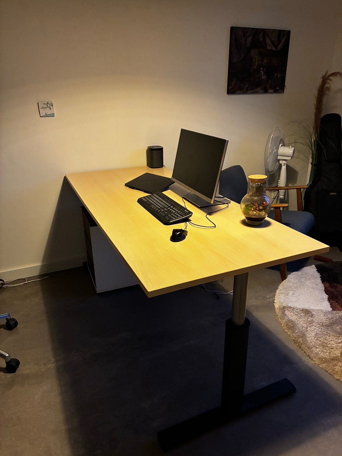 Stevig, gebruikt bureau - in hoogte verstelbaar, Overige typen, Gebruikt, Hout, 180 cm