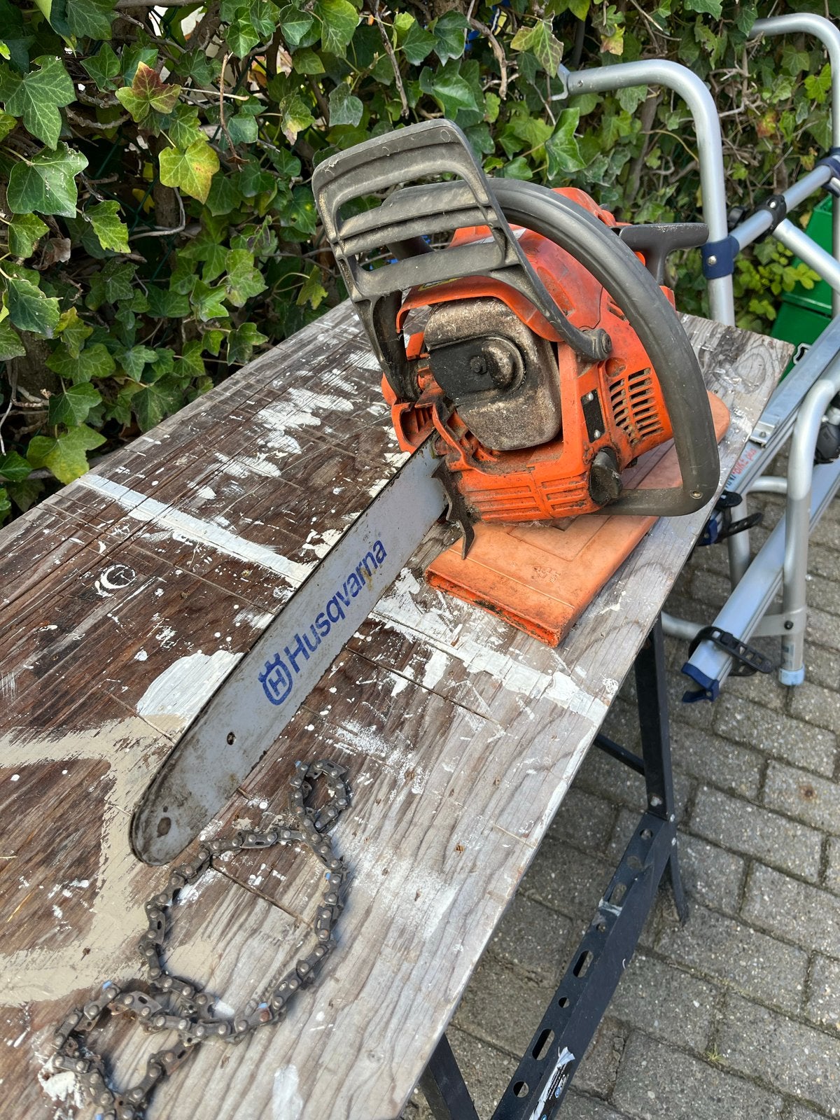 Husqvarna 236 Kettingzaag - Draaiend weggezet, ketting versl, Ophalen of Verzenden, Gebruikt, Overige soorten