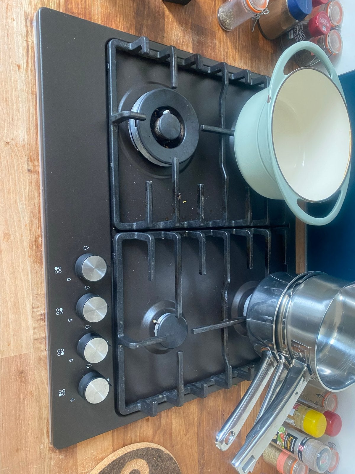 Zwart 4-pits gasfornuis, zo goed als nieuw, Witgoed en Apparatuur, Fornuizen, Ophalen, 4 kookzones, Zo goed als nieuw, Inbouw