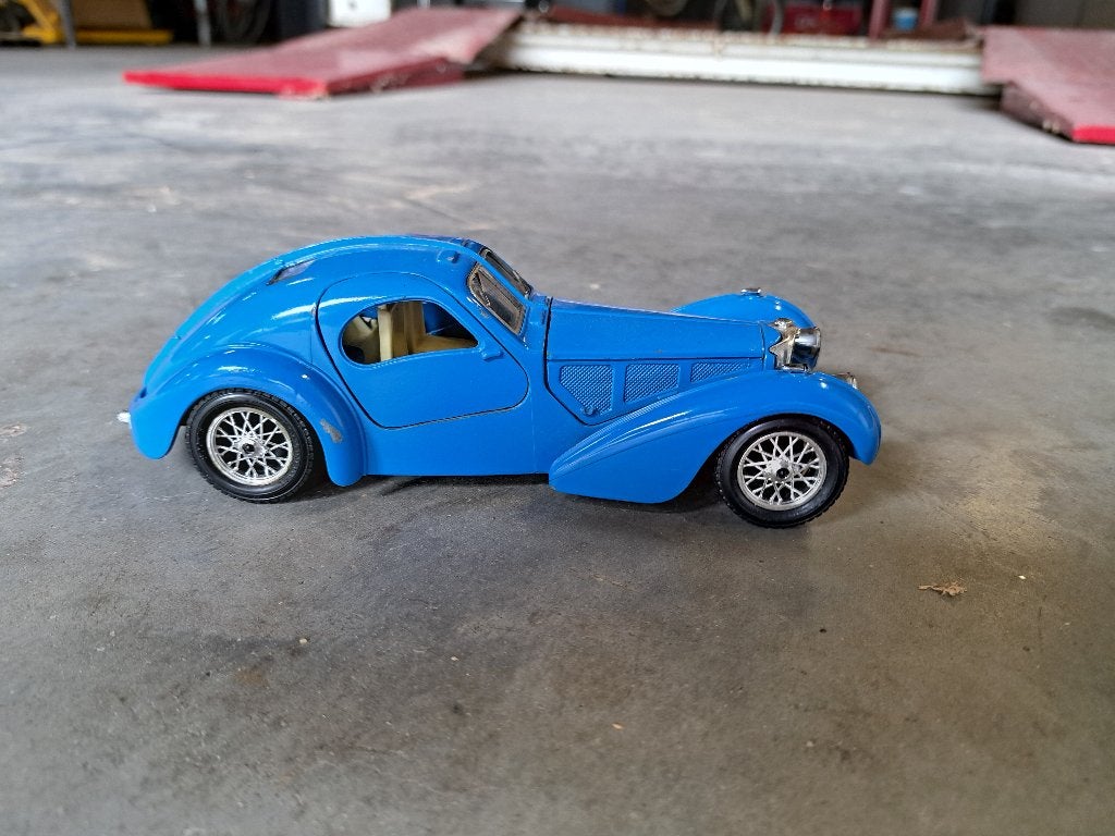 Modelauto Schaalmodel Bugatti Atlantic 1936 1:24, Ophalen of Verzenden, Gebruikt, Auto, Bburago