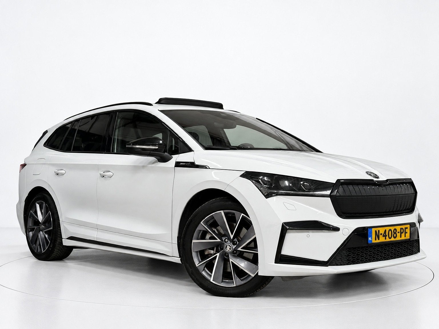 Skoda Enyaq iV 80 Sportline Panoramadak Carplay Hud Led, Auto's, Automaat, Dealer onderhouden, Achterwielaandrijving, Gebruikt
