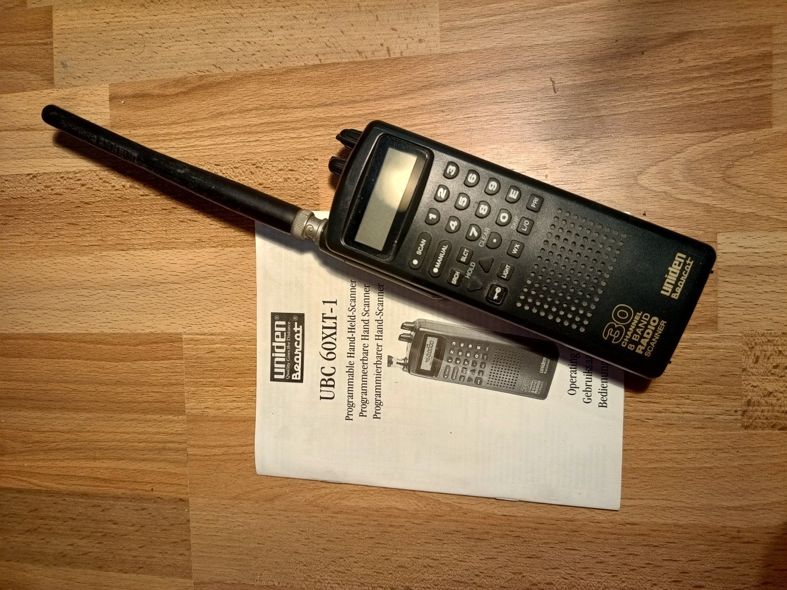 Uniden Bearcat UBC 60XLT-1 Handscanner met handleiding, Telecommunicatie, Ophalen of Verzenden, Zo goed als nieuw, Minder dan 2 km