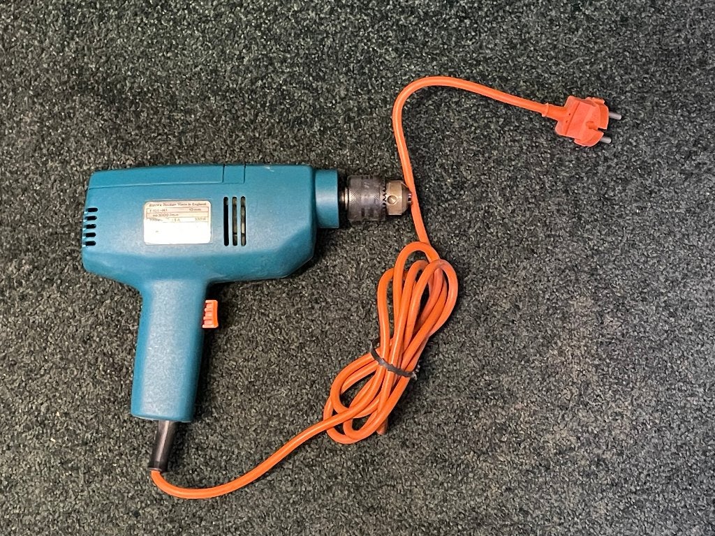 Black & Decker F101 Boormachine, Ophalen of Verzenden, Zo goed als nieuw, Boormachine