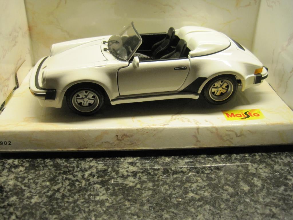Maisto Special Edition Porsche 911 Speedster(1989) 1:24, Hobby en Vrije tijd, Modelauto's | 1:24, Ophalen of Verzenden, Nieuw