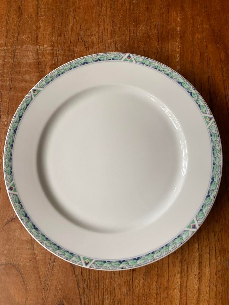 Arzberg bord met bladrand - Vaatwasmachinebestendig, Ophalen of Verzenden, Zo goed als nieuw, Bord(en), Overige stijlen