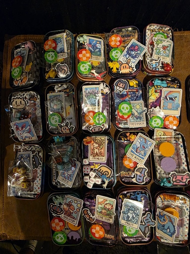 Pokémon TCG: APEX-TCG Pokémon Mystery mini tin games!, Ophalen of Verzenden, Nieuw, Meerdere kaarten, Foil