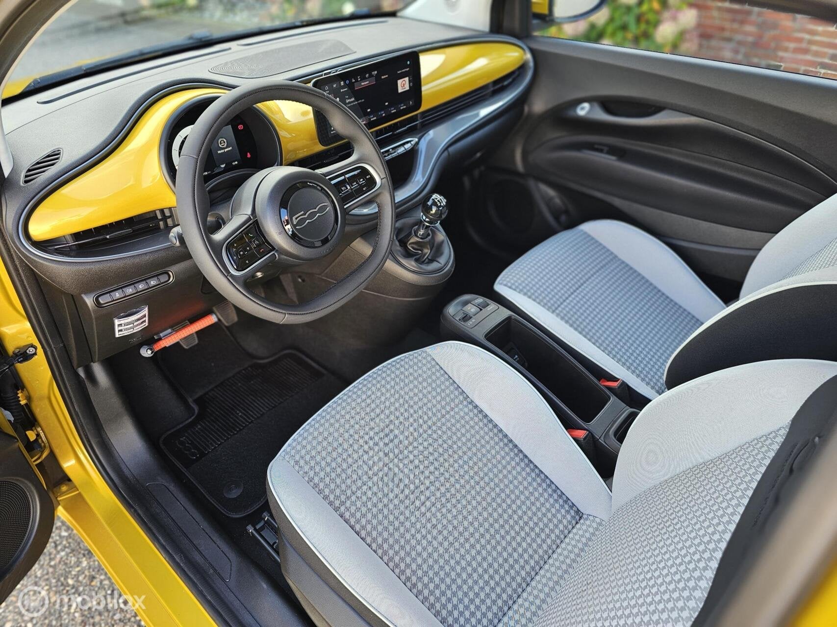Fiat 500 1.0 Hybrid Torino Launch Edition LED I Carplay I AC, Stof, Gebruikt, Euro 6, 4 stoelen